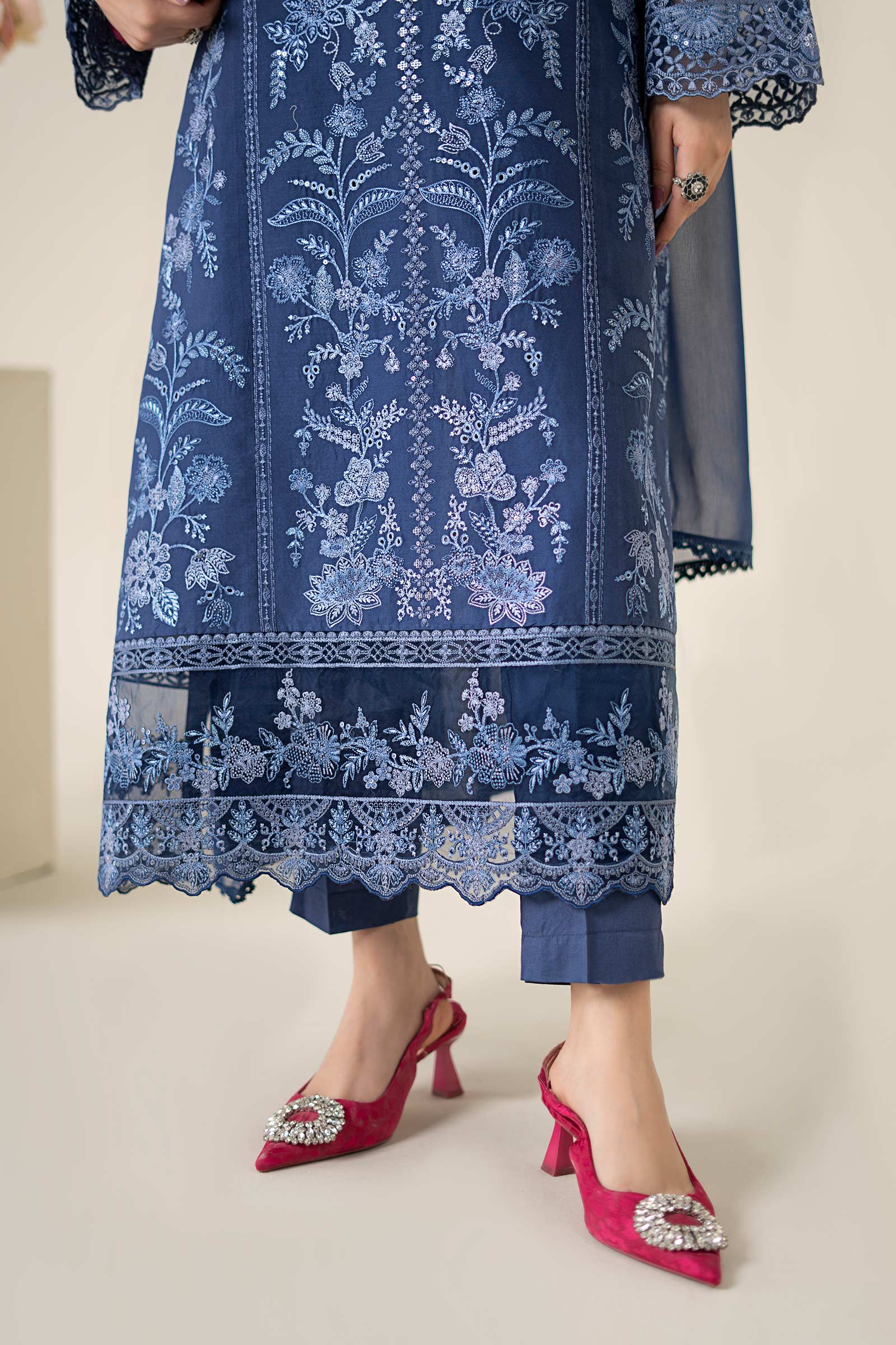 3 Piece Embroidered Lawn Suit |  DW-EA25-21