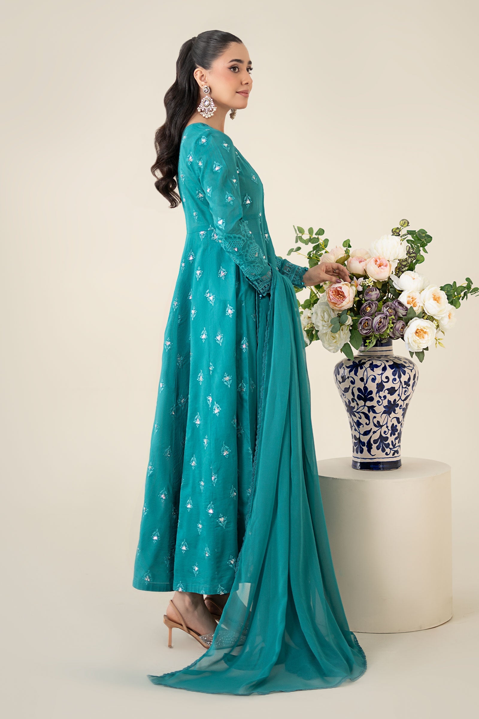 3 Piece Embroidered Lawn Suit |  DW-EA25-61