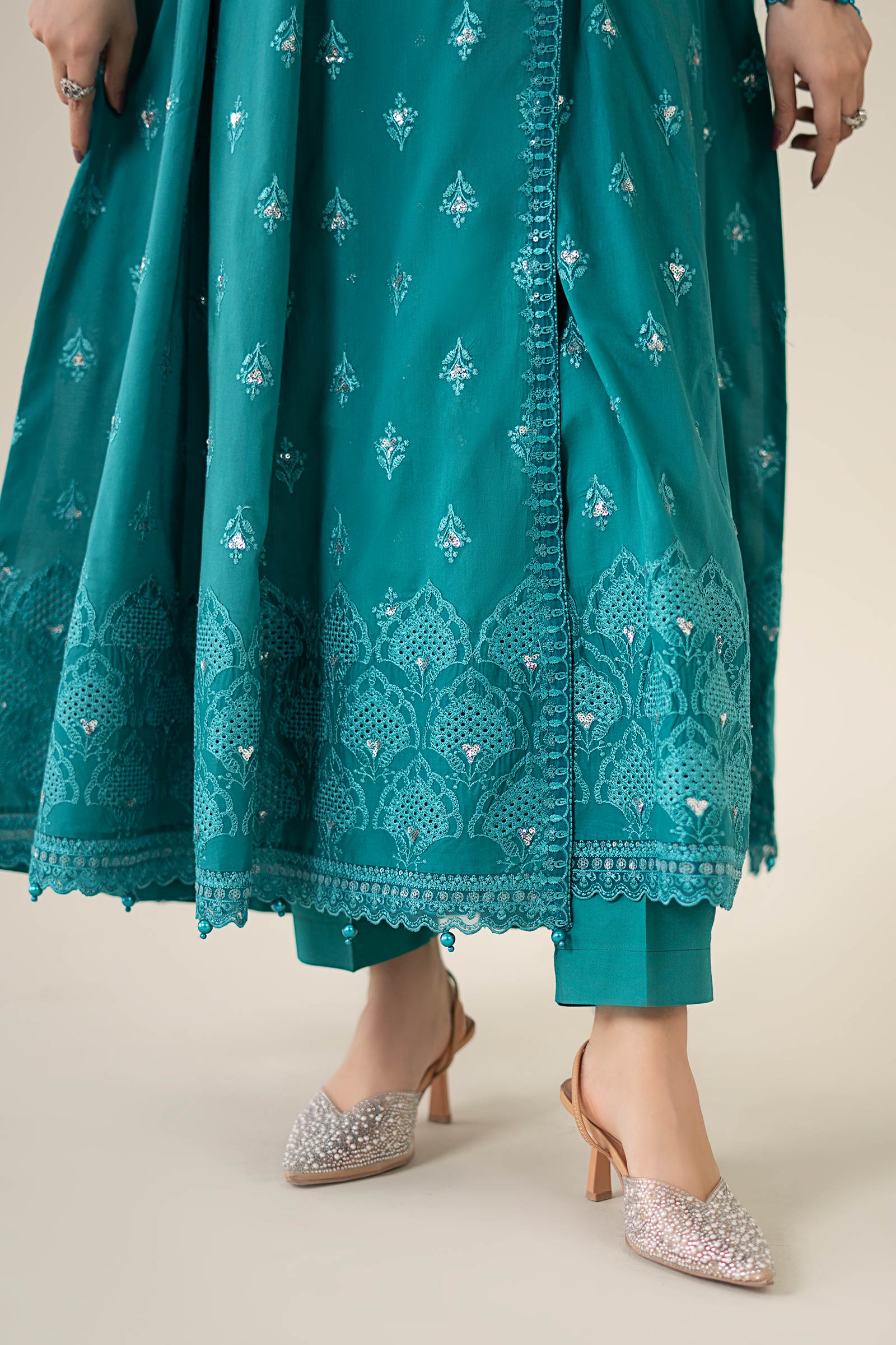 3 Piece Embroidered Lawn Suit |  DW-EA25-61