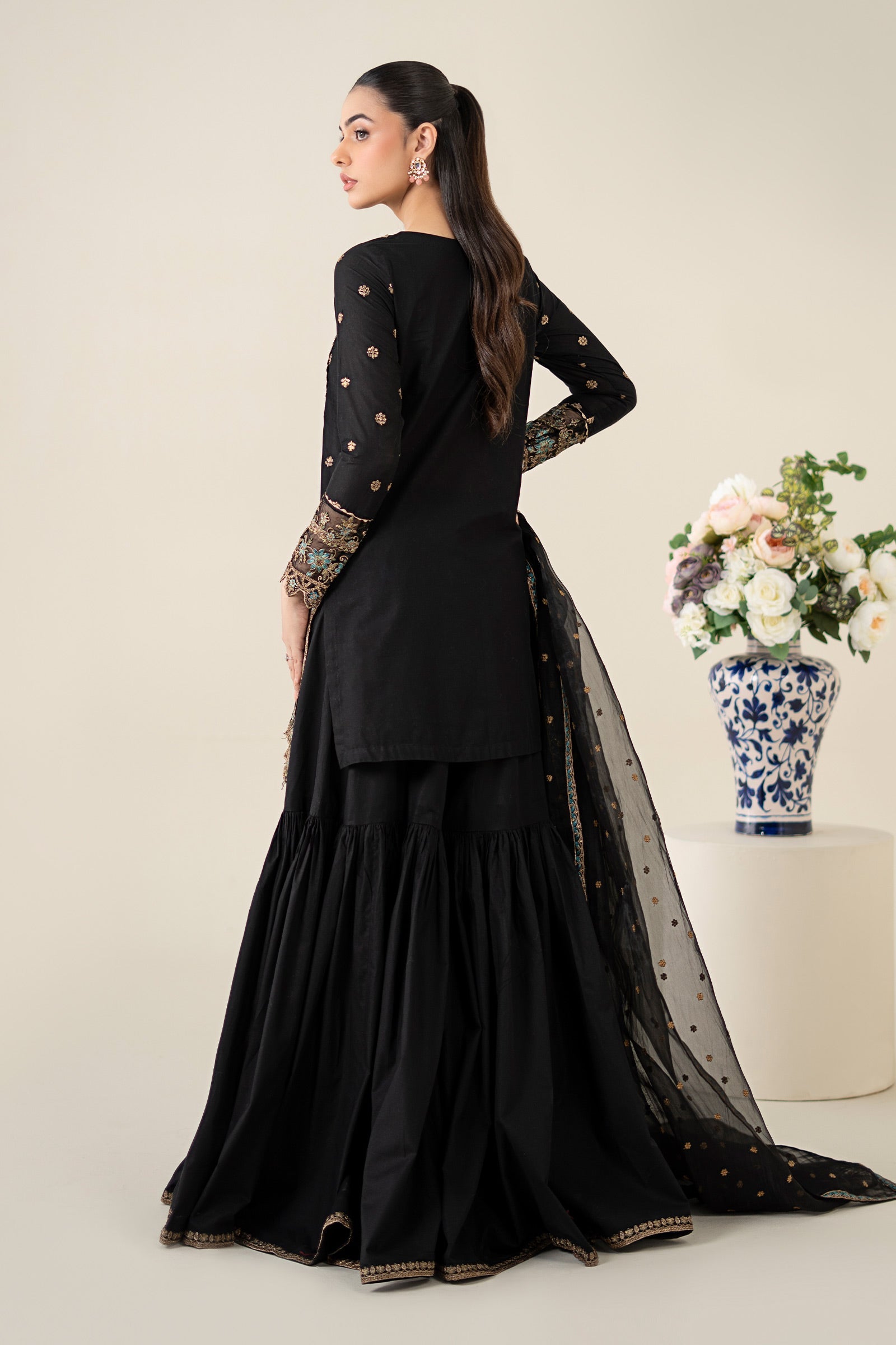 3 Piece Embroidered Lawn Suit |  DW-EA25-85